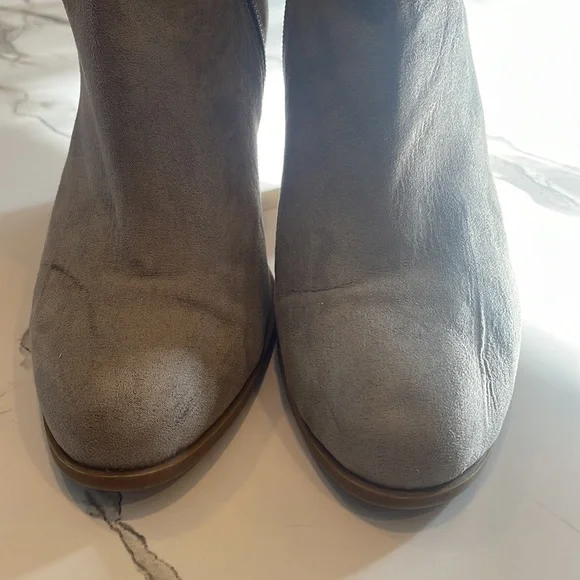 Banana Republic Ankle booties, size 7, Taupe, Tan, Chunky 4 inch heel - Picture 5 of 15